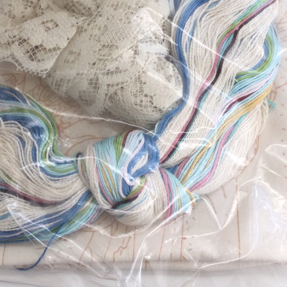 🌿NWOT🌿Vintage Embroidery Kit🌿 - Picture 6 of 8